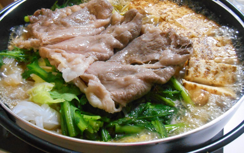 Nabe pot with sukiyaki