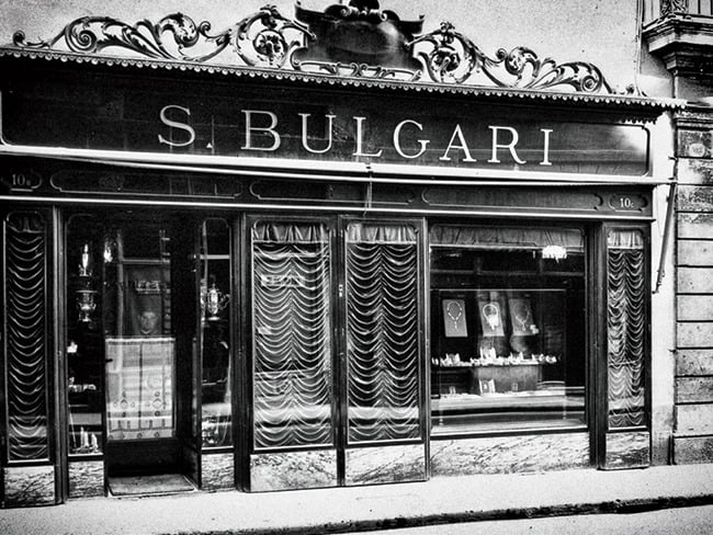 Old black and white picture of an early Bvlgari store with the store name S. Bulgari