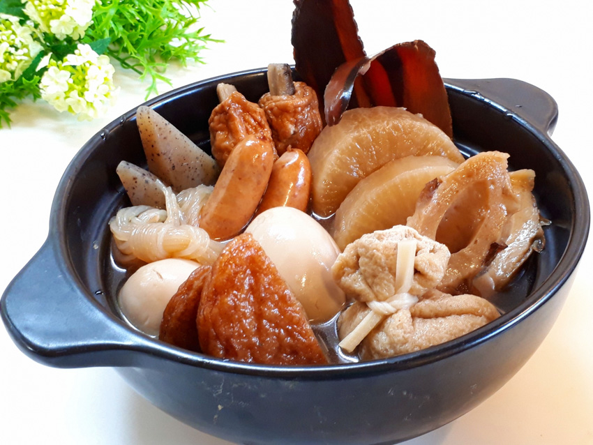 Pot filled with oden.