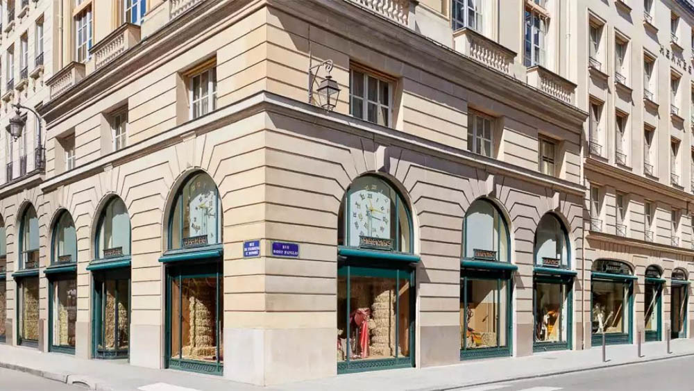 Exterior of the Hermes Paris store.