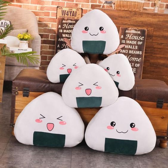 Onigiri shaped plushies 